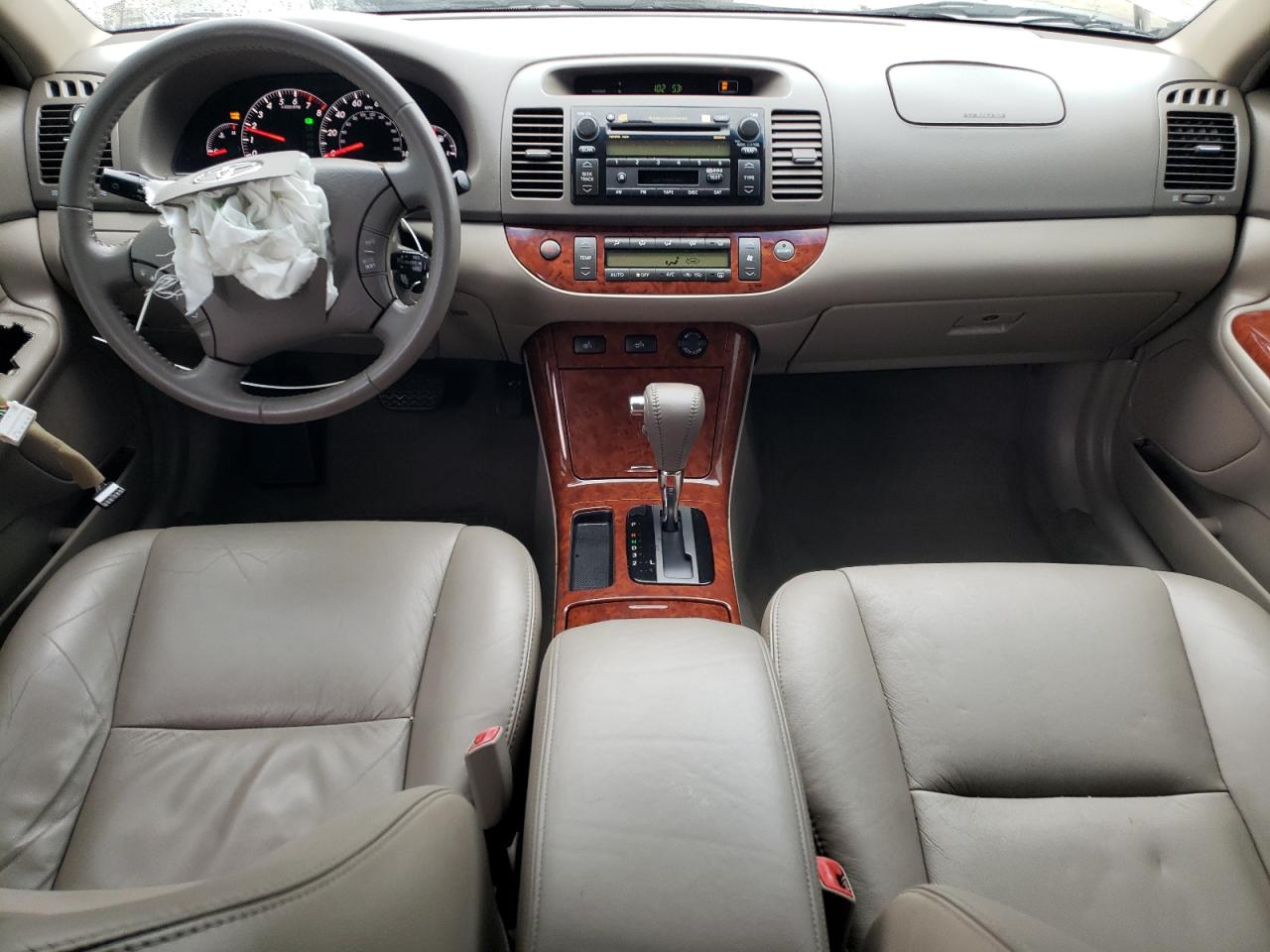 2005 Toyota Camry Le VIN: 4T1BF30K65U591392 Lot: 81968975