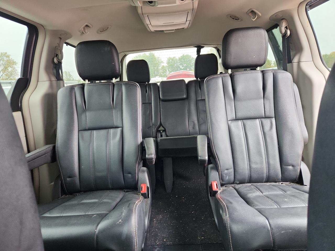 2016 Chrysler Town & Country Touring L VIN: 2C4RC1CG9GR215518 Lot: 86086645