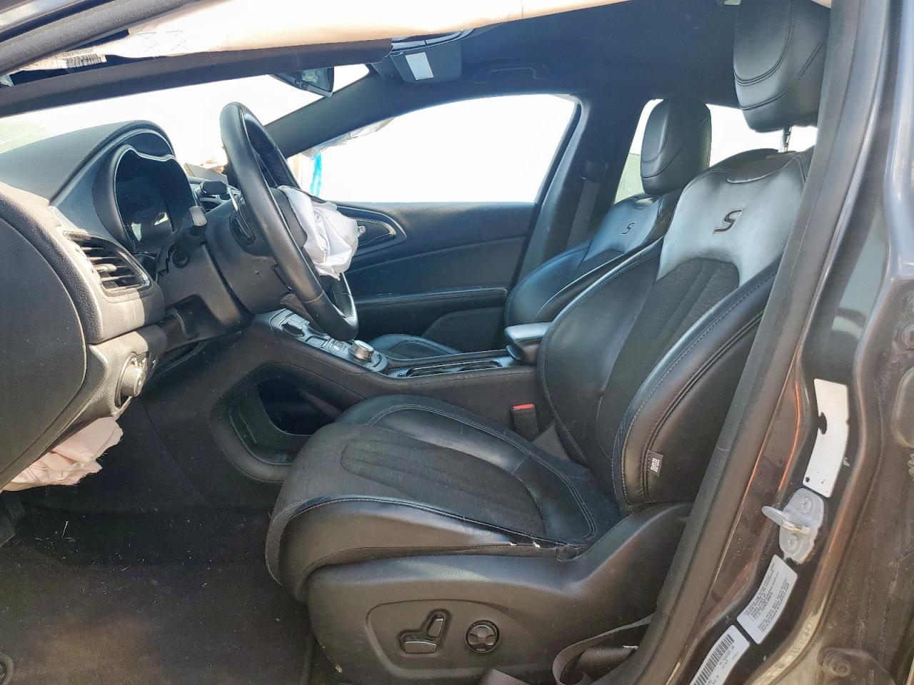 2015 Chrysler 200 S VIN: 1C3CCCBG6FN542932 Lot: 82221335