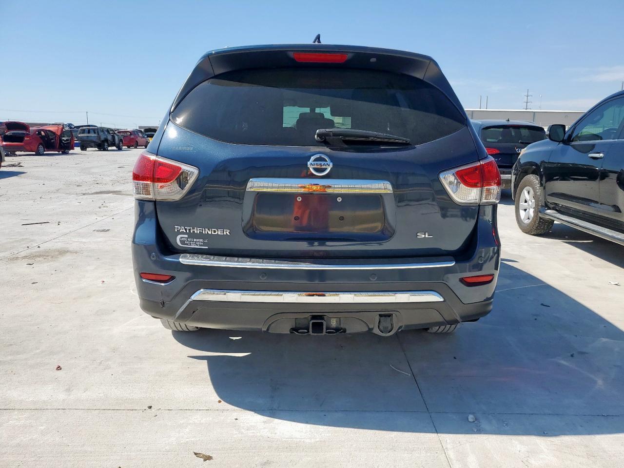 2014 Nissan Pathfinder S VIN: 5N1AR2MN3EC726402 Lot: 82215695