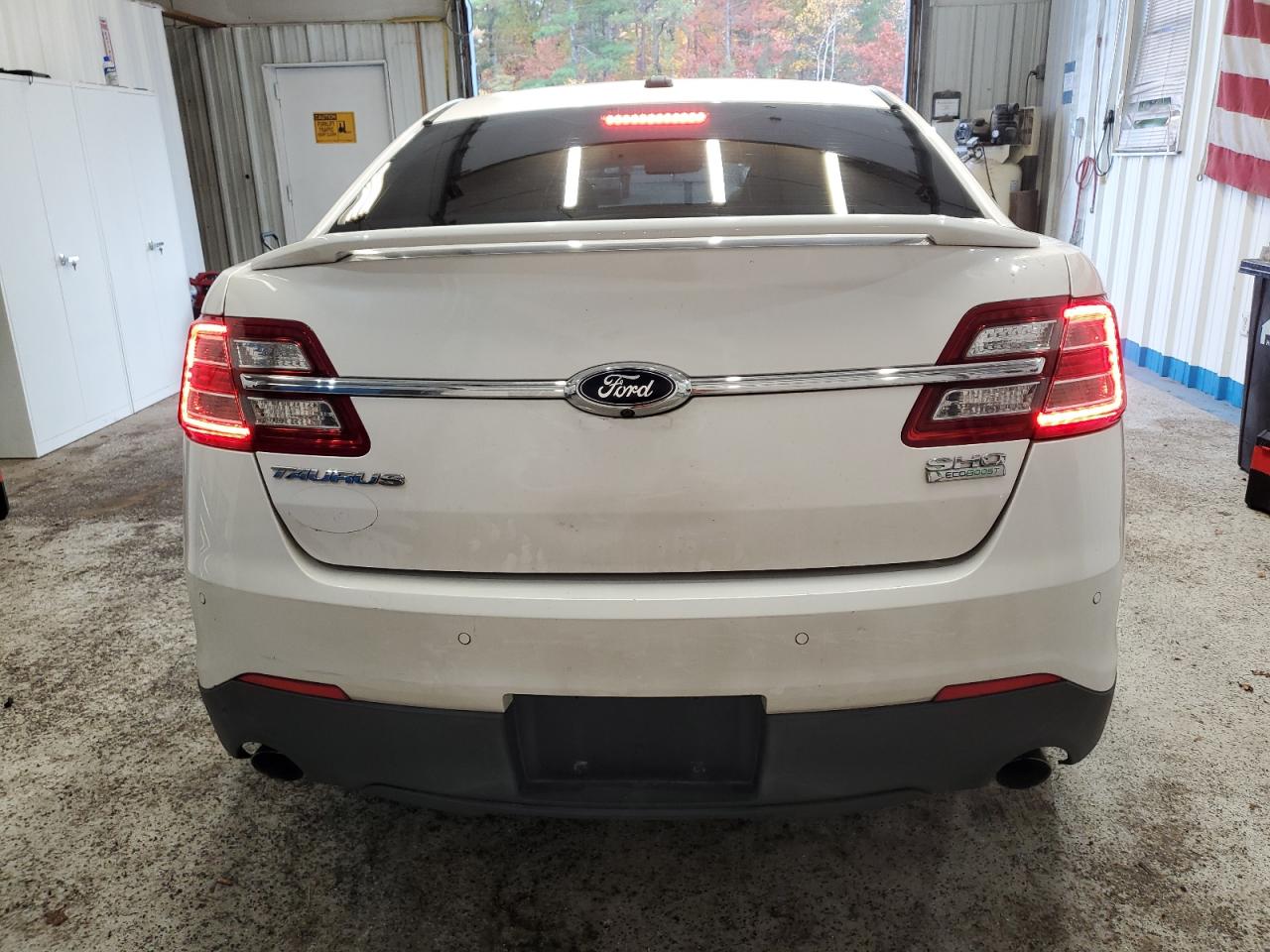 2015 Ford Taurus Sho VIN: 1FAHP2KT7FG198924 Lot: 89813455