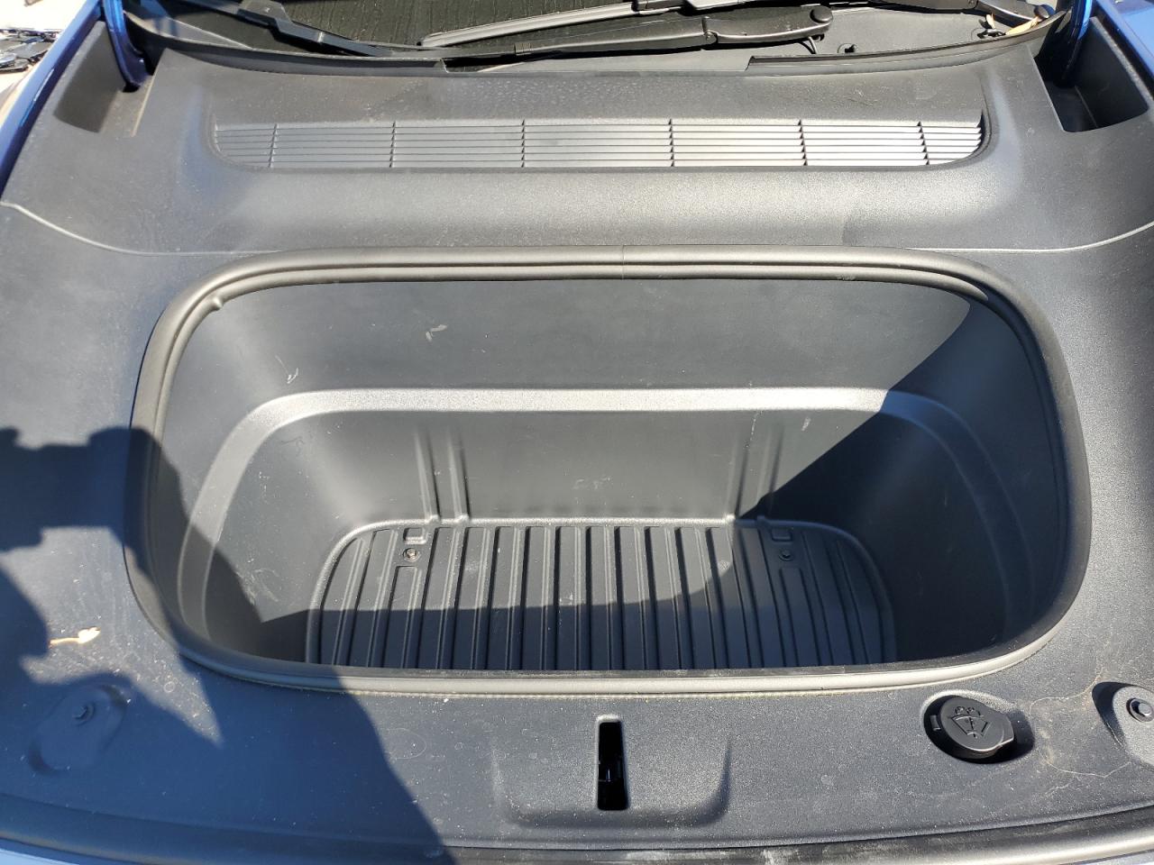 2026 Tesla Model Y VIN: 7SAYGDEE3TA440438 Lot: 81995875