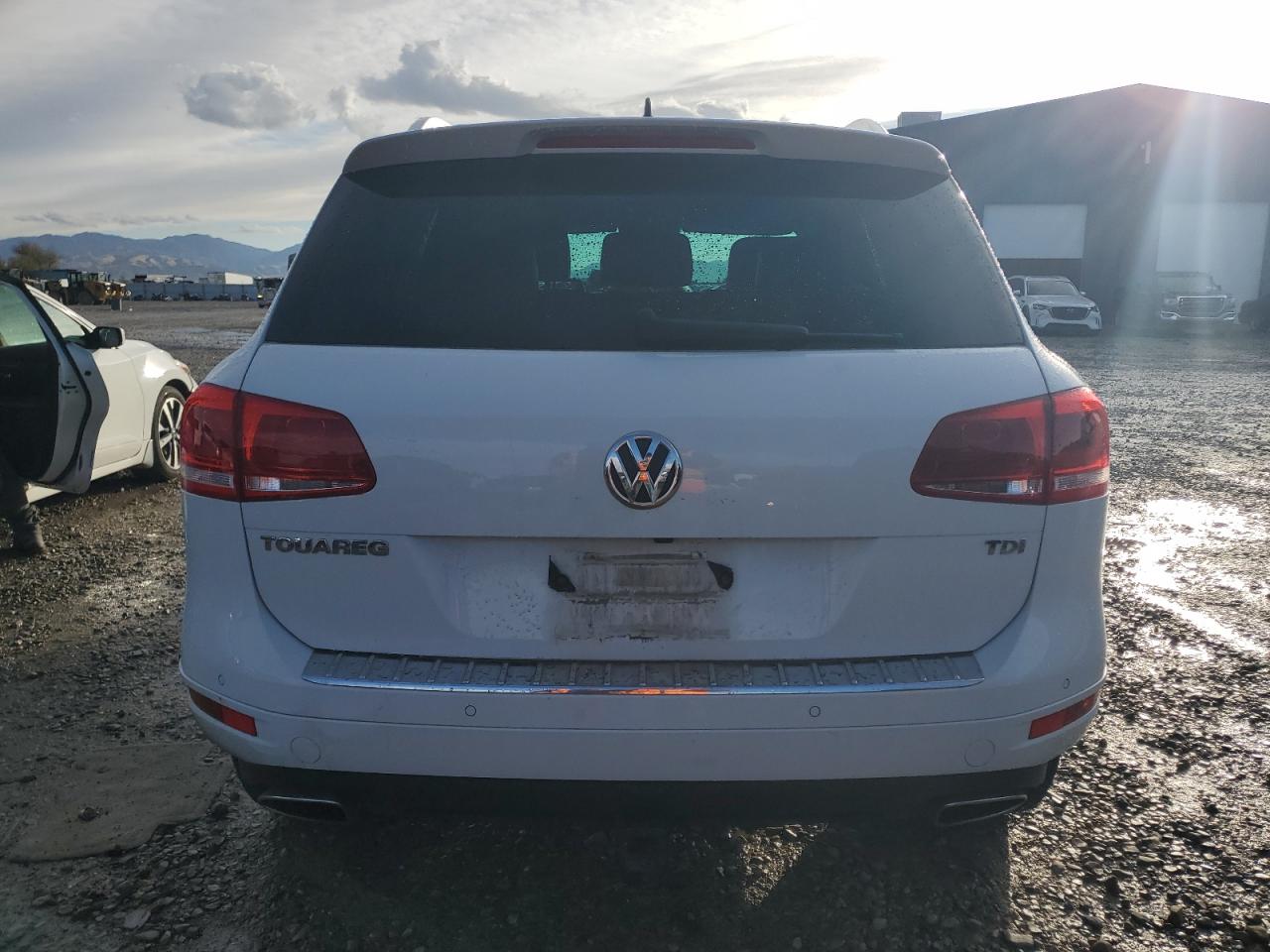 2013 Volkswagen Touareg V6 Tdi VIN: WVGEP9BP3DD004067 Lot: 85921655