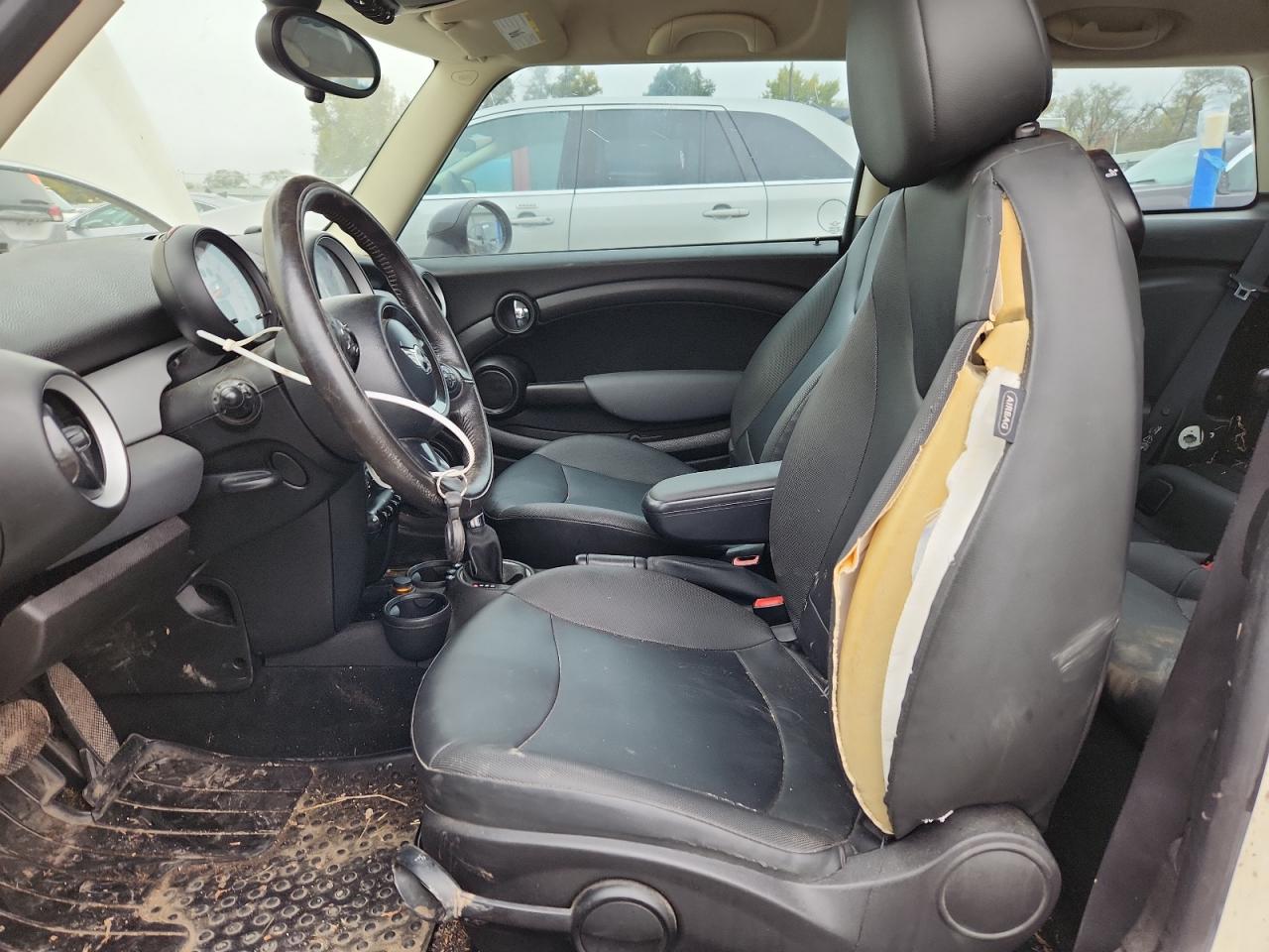 2011 Mini Cooper VIN: WMWSU3C56BT098164 Lot: 85938965