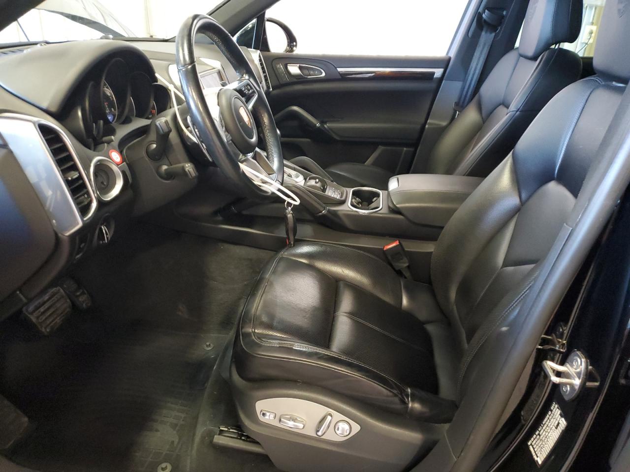 2018 Porsche Cayenne VIN: WP1AA2A2XJKA00833 Lot: 87026325