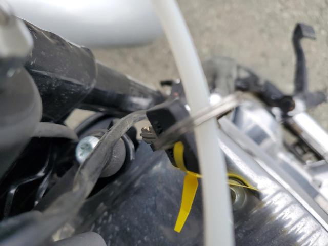 2004 HARLEY-DAVIDSON XL883