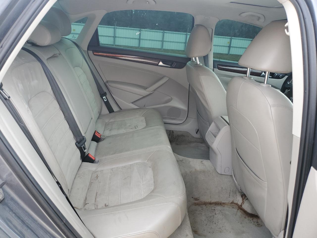 2012 Volkswagen Passat Sel VIN: 1VWCP7A30CC082225 Lot: 89653975