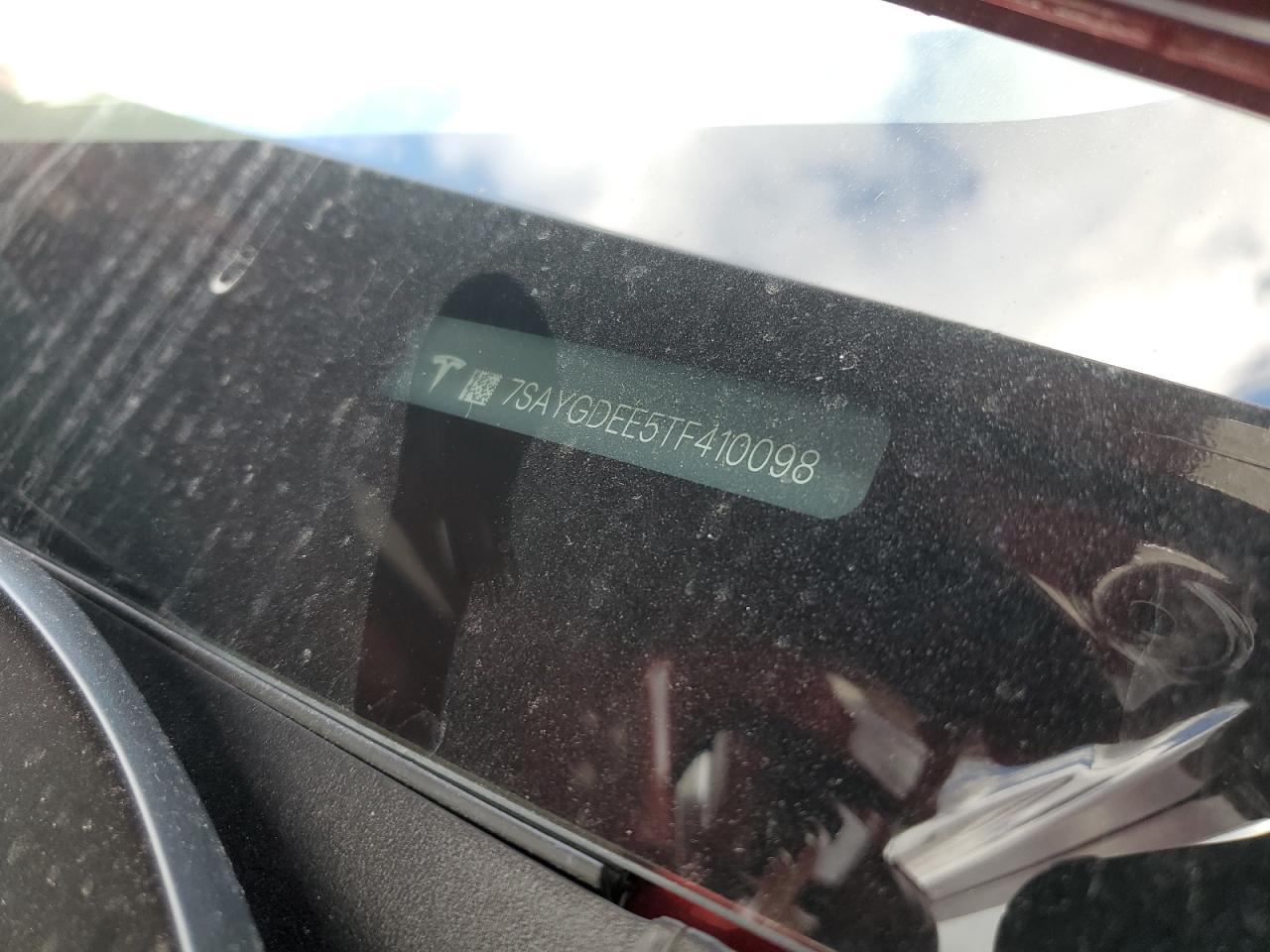 2026 Tesla Model Y VIN: 7SAYGDEE5TF410098 Lot: 89737895