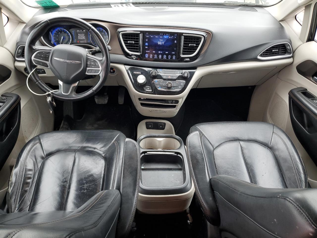 2017 Chrysler Pacifica Touring L VIN: 2C4RC1BG8HR540289 Lot: 85316845