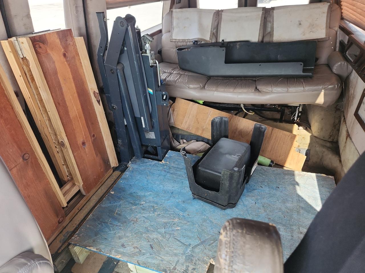 1999 Ford Econoline E150 Van VIN: 1FDRE14LXXHB69162 Lot: 82242285