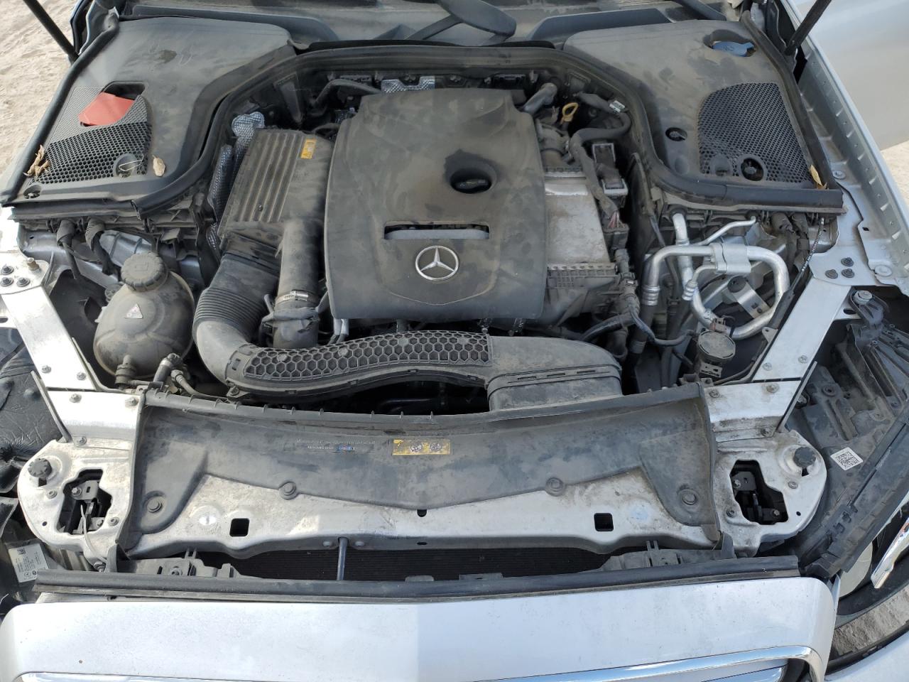 2018 Mercedes-Benz E 300 VIN: WDDZF4JB8JA301565 Lot: 89869155