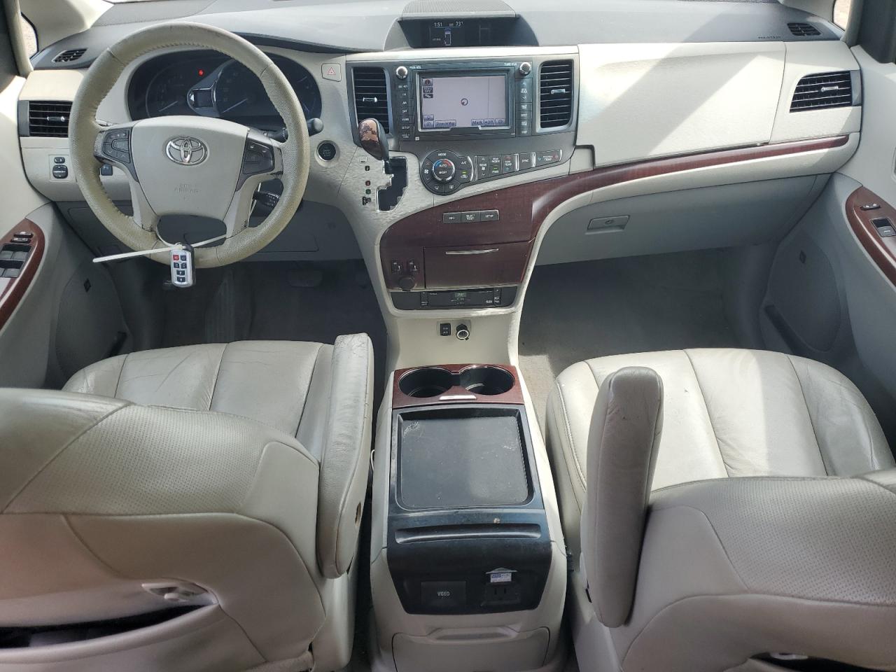 2011 Toyota Sienna Xle VIN: 5TDYK3DCXBS066929 Lot: 85003385