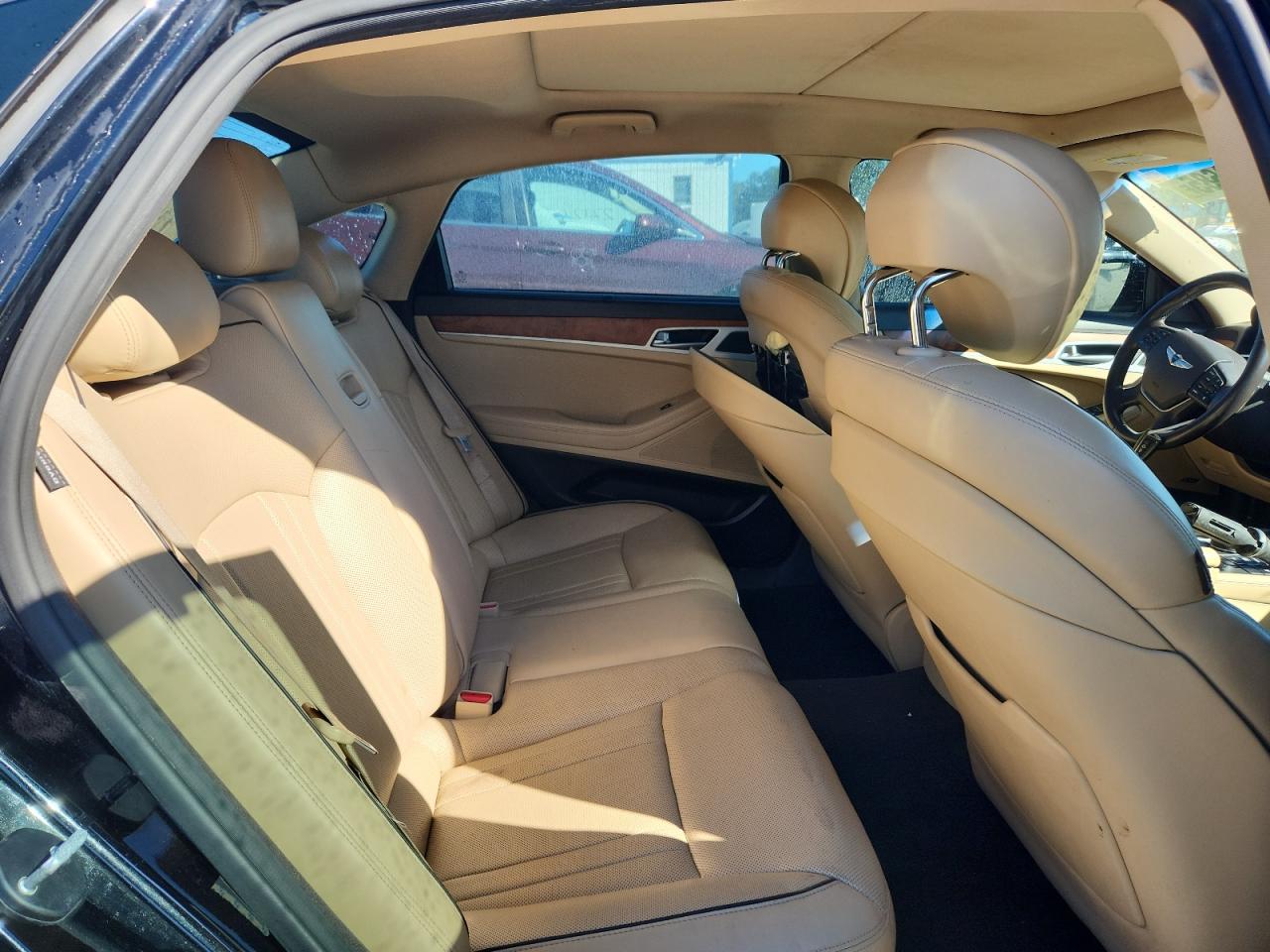 2015 Hyundai Genesis 3.8L VIN: KMHGN4JE0FU034843 Lot: 85859685