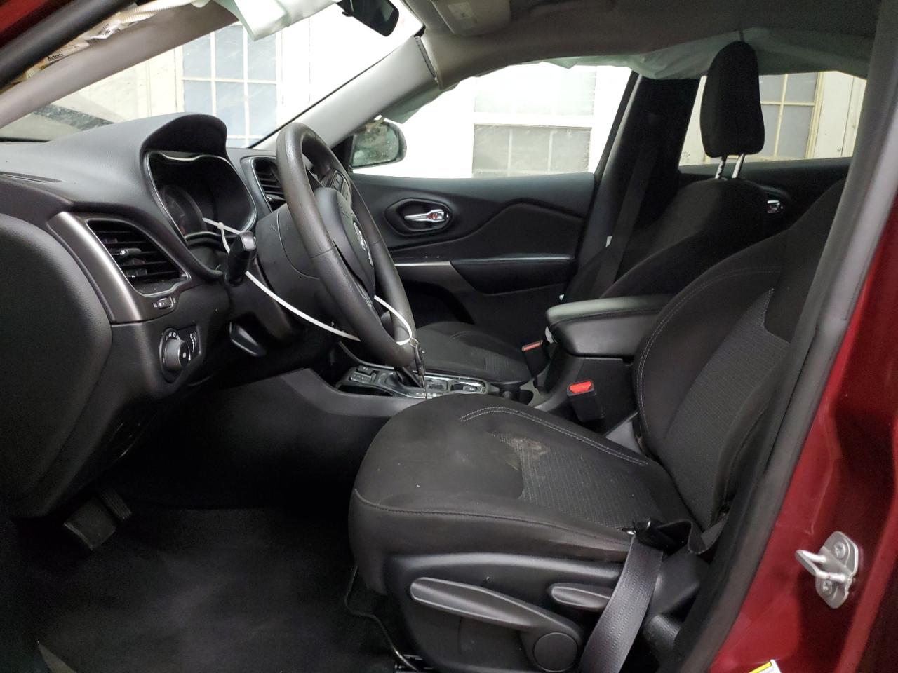 2019 Jeep Cherokee Latitude VIN: 1C4PJLCB0KD241143 Lot: 86598155