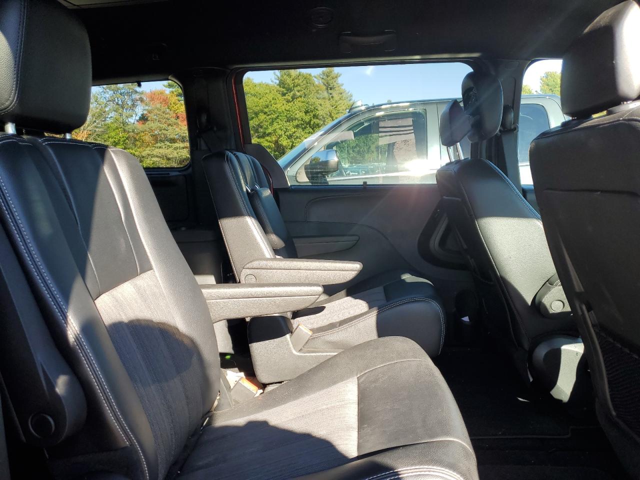 2015 Chrysler Town & Country S VIN: 2C4RC1HG0FR578314 Lot: 83798455