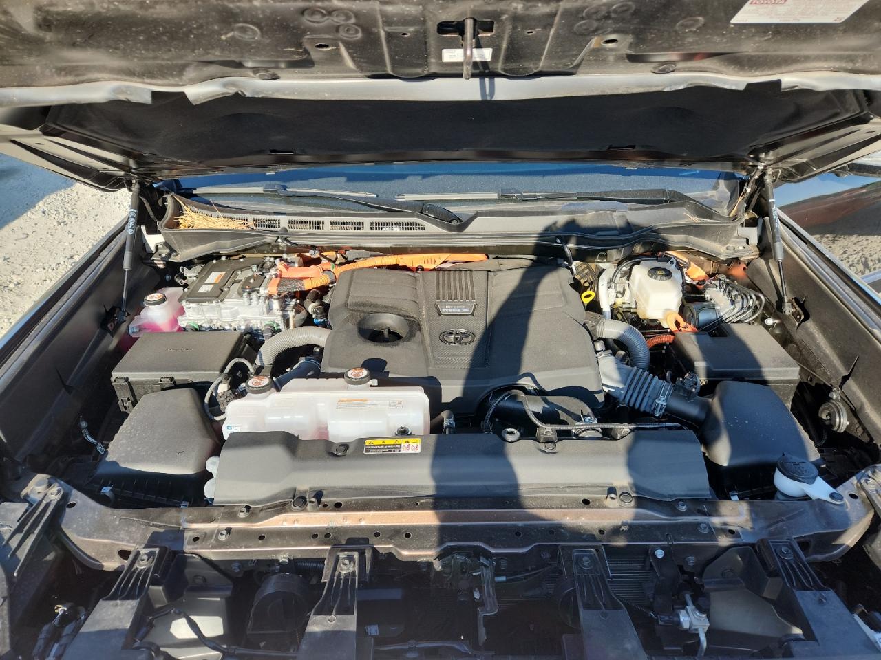 2025 Toyota Tundra Crewmax Platinum VIN: 5TFMC5DB2SX106302 Lot: 84386195