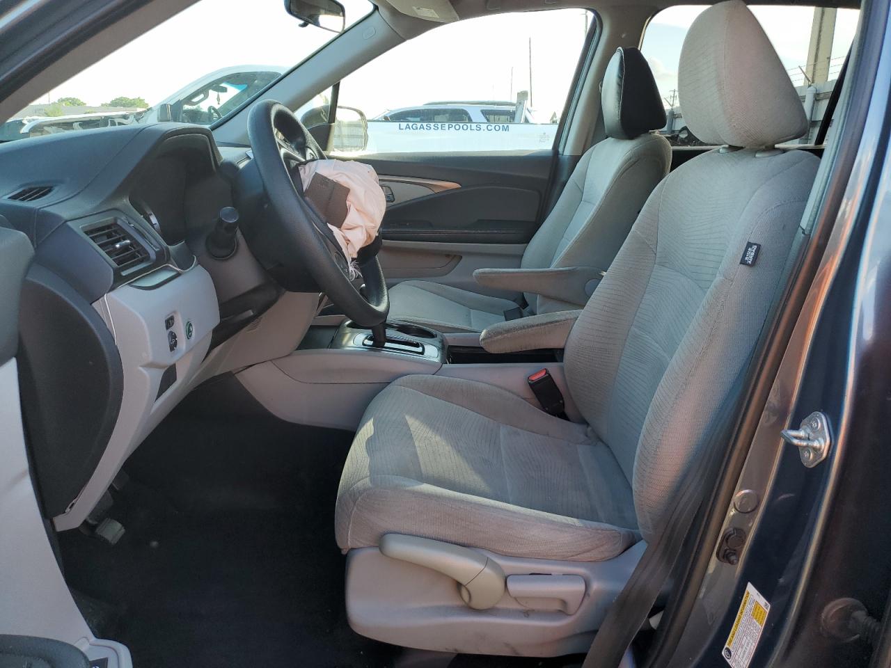 2018 Honda Pilot Lx VIN: 5FNYF5H18JB010029 Lot: 82527935