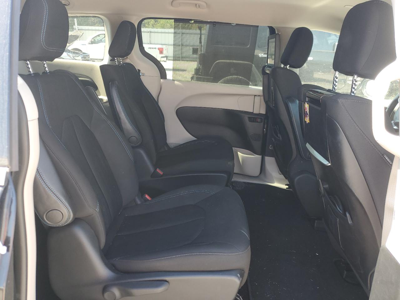 2021 Chrysler Pacifica Hybrid Touring VIN: 2C4RC1R73MR513940 Lot: 84914595