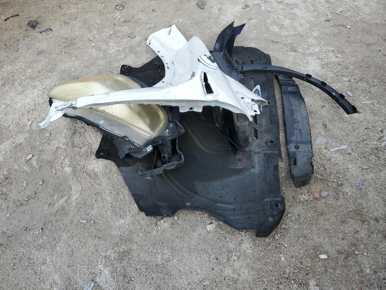 2018 Ford Escape Se VIN: 1FMCU0GDXJUA17386 Lot: 84624445