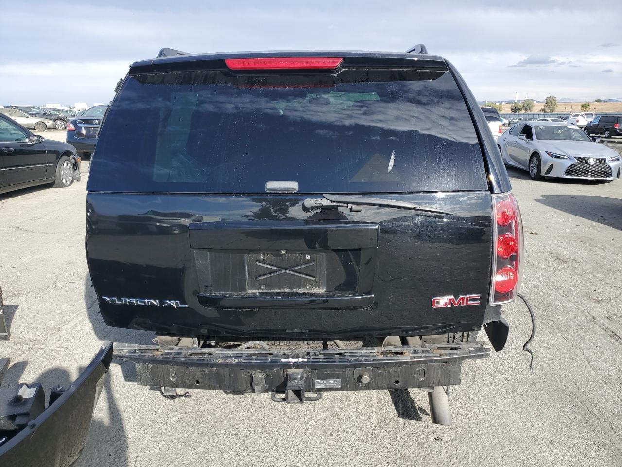 2013 GMC Yukon Xl Denali VIN: 1GKS2MEF2DR364434 Lot: 82218475