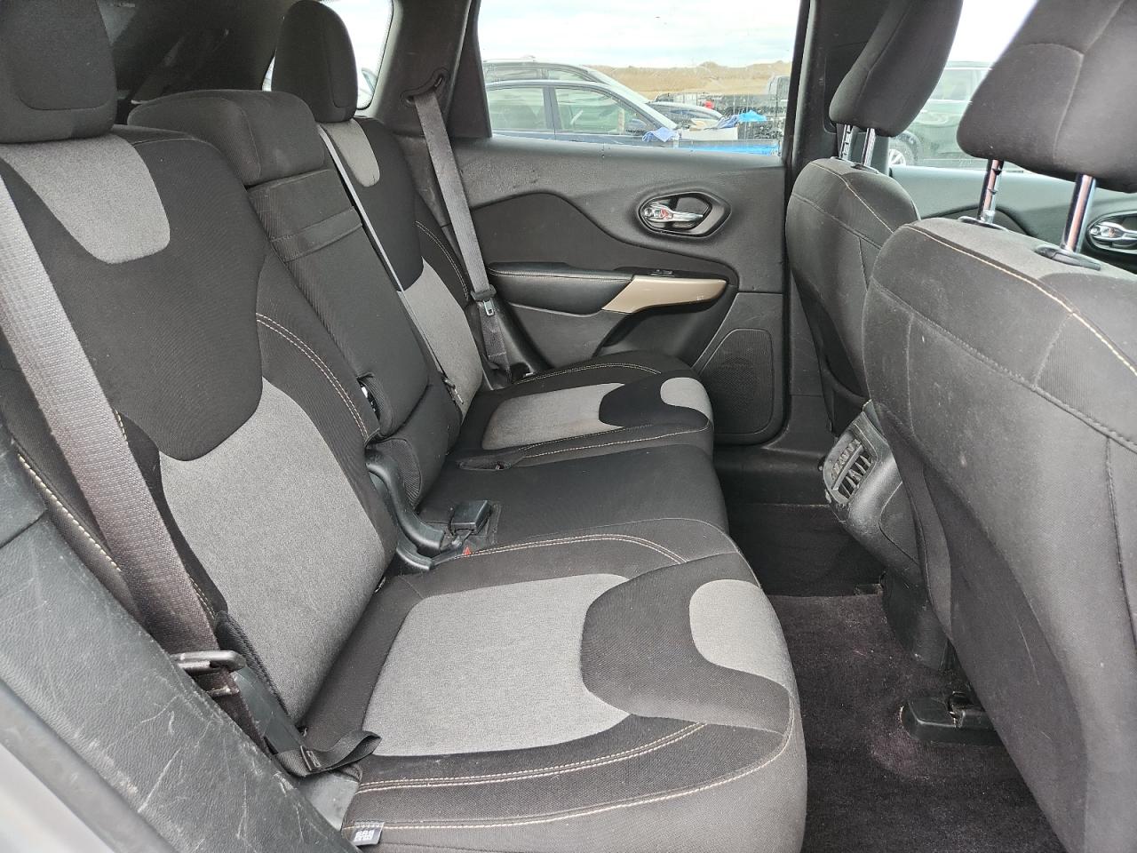 2018 Jeep Cherokee Latitude VIN: 1C4PJMCB4JD564003 Lot: 85149525