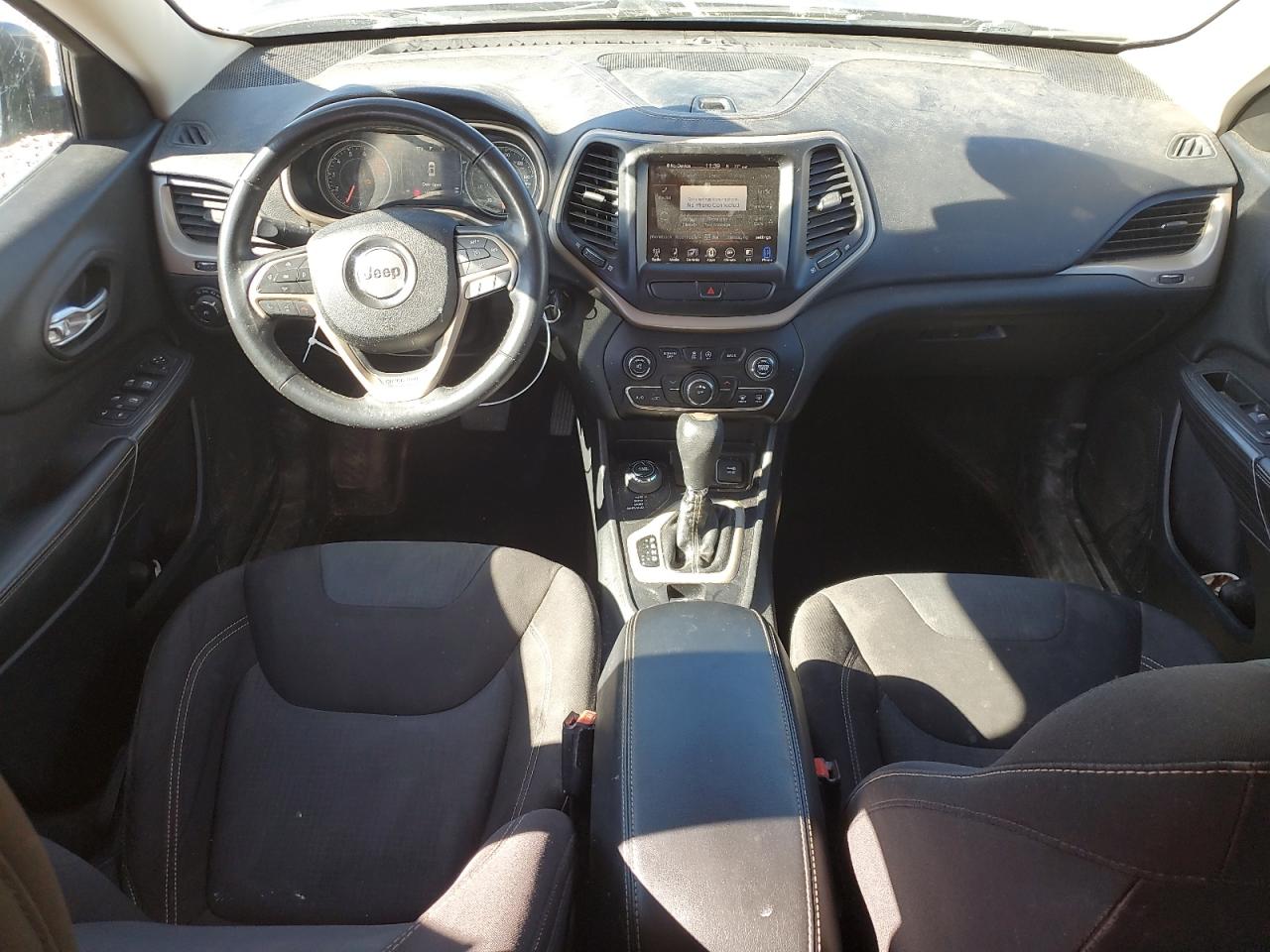 2016 Jeep Cherokee Latitude VIN: 1C4PJMCS4GW101629 Lot: 84596495