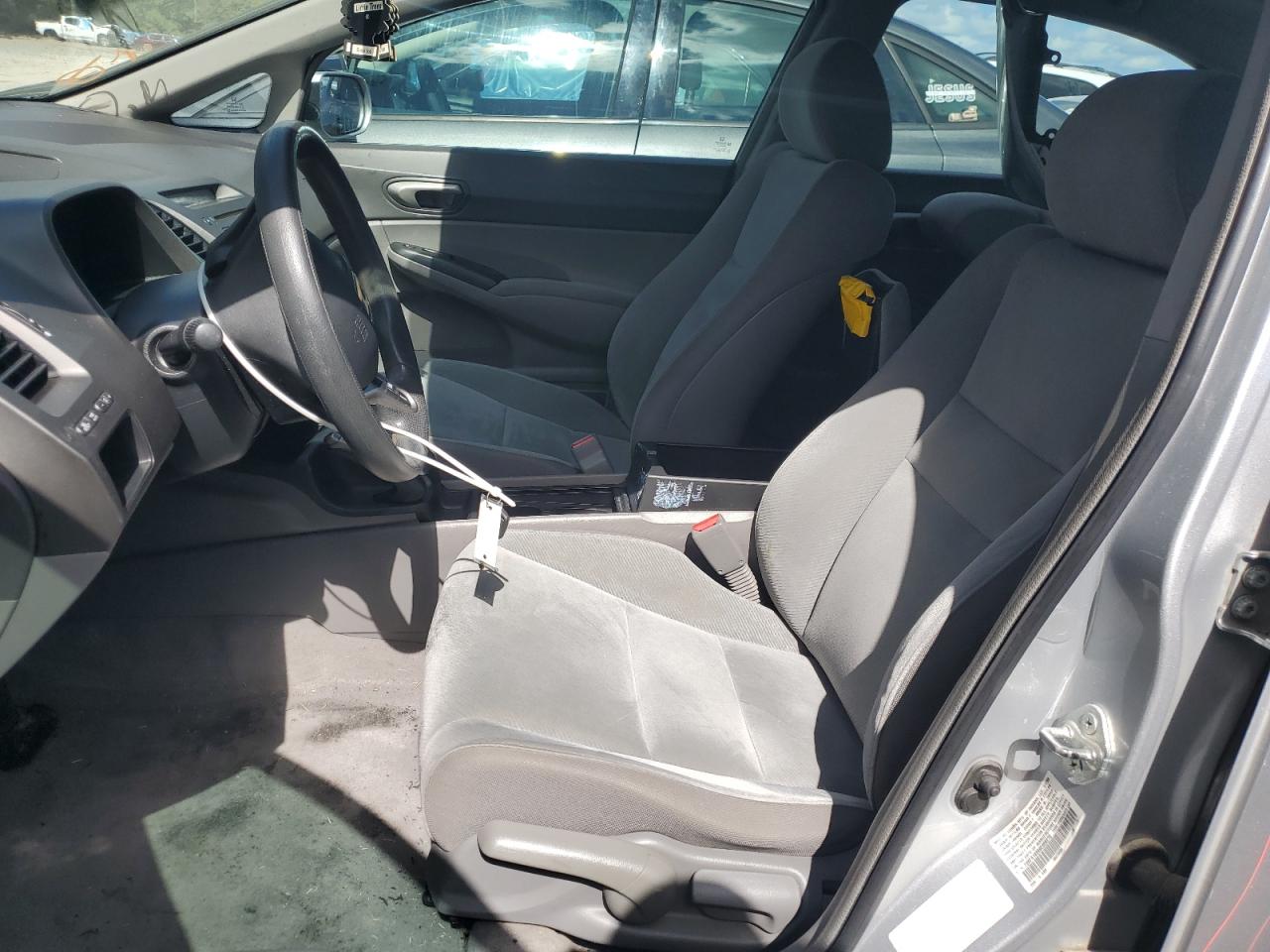 2009 Honda Civic Lx VIN: 19XFA16569E008270 Lot: 84020825