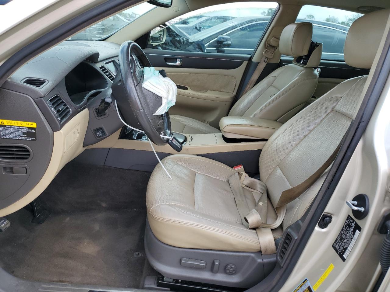 2010 Hyundai Genesis 4.6L VIN: KMHGC4DF9AU092565 Lot: 81996465