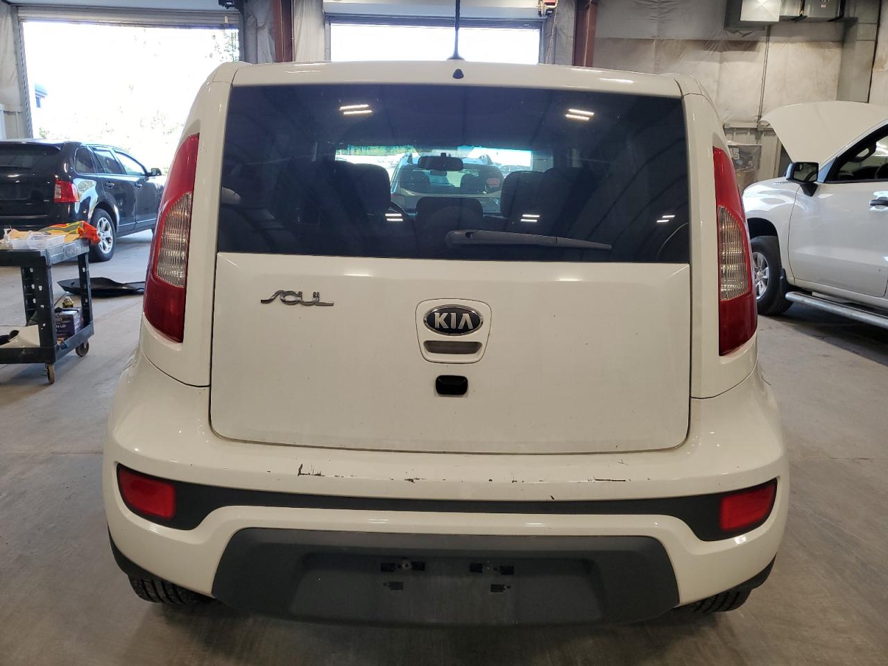 2013 Kia Soul + VIN: KNDJT2A63D7567424 Lot: 81996505