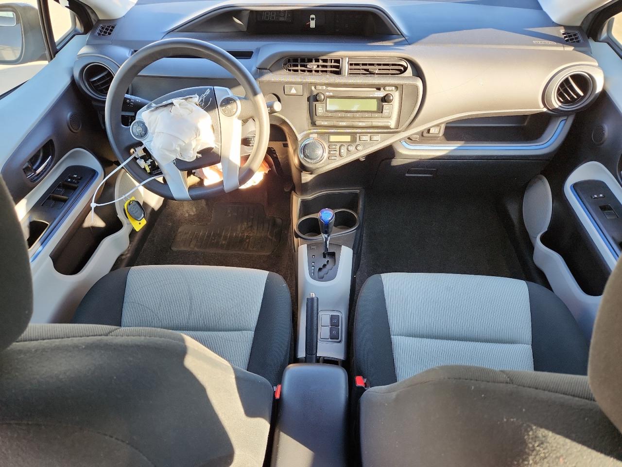 2013 Toyota Prius C VIN: JTDKDTB35D1556567 Lot: 89633185