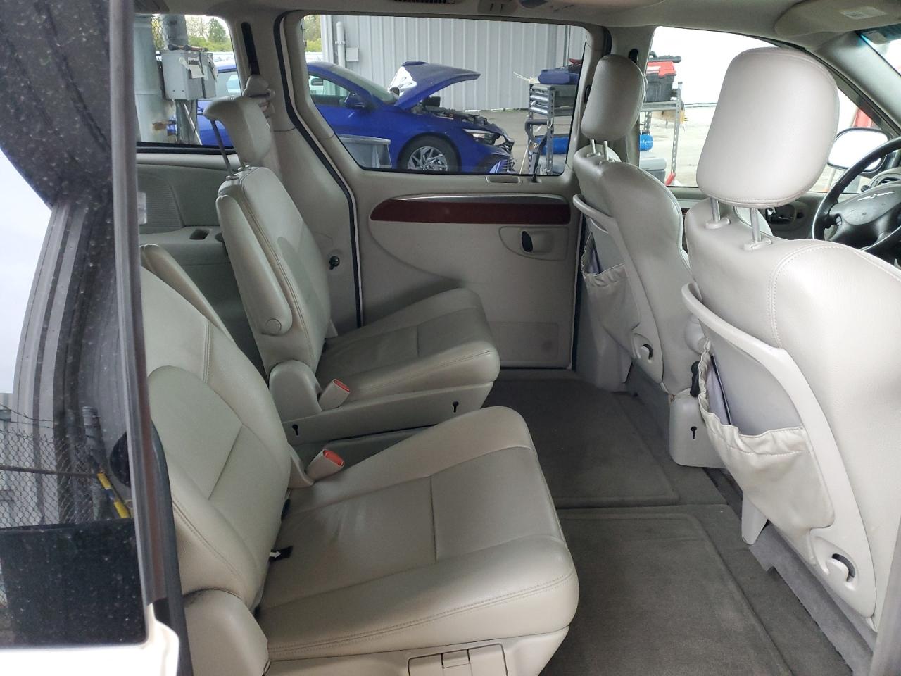 2005 Chrysler Town & Country Limited VIN: 2C4GP64L75R422443 Lot: 89512675