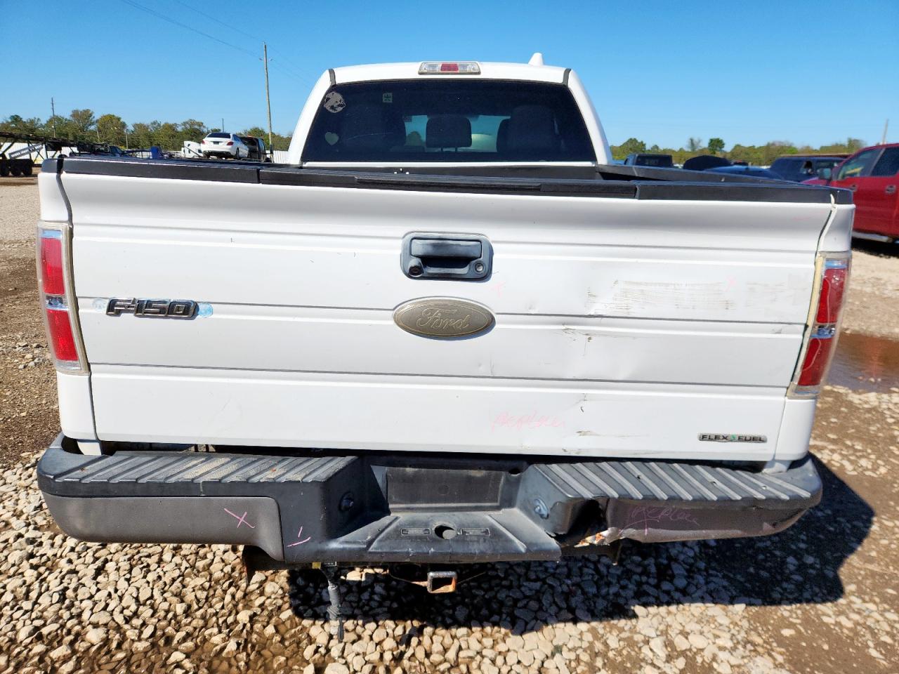 2011 Ford F150 Super Cab VIN: 1FTFX1EF0BKD98438 Lot: 82781225