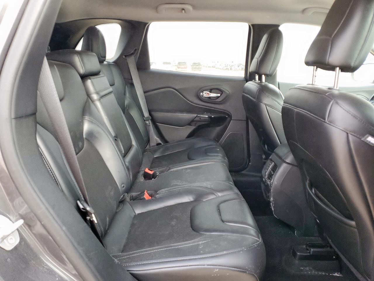 2019 Jeep Cherokee Latitude Plus VIN: 1C4PJLLB2KD377693 Lot: 90066355