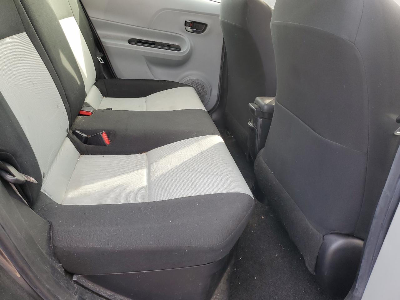 2014 Toyota Prius C VIN: JTDKDTB32E1074155 Lot: 81452185