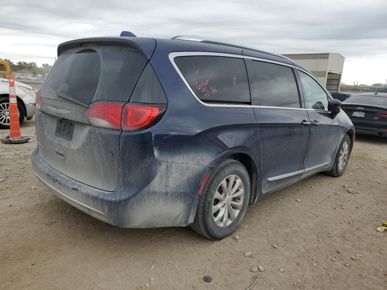 2019 Chrysler Pacifica Touring L VIN: 2C4RC1BG7KR539447 Lot: 85945265