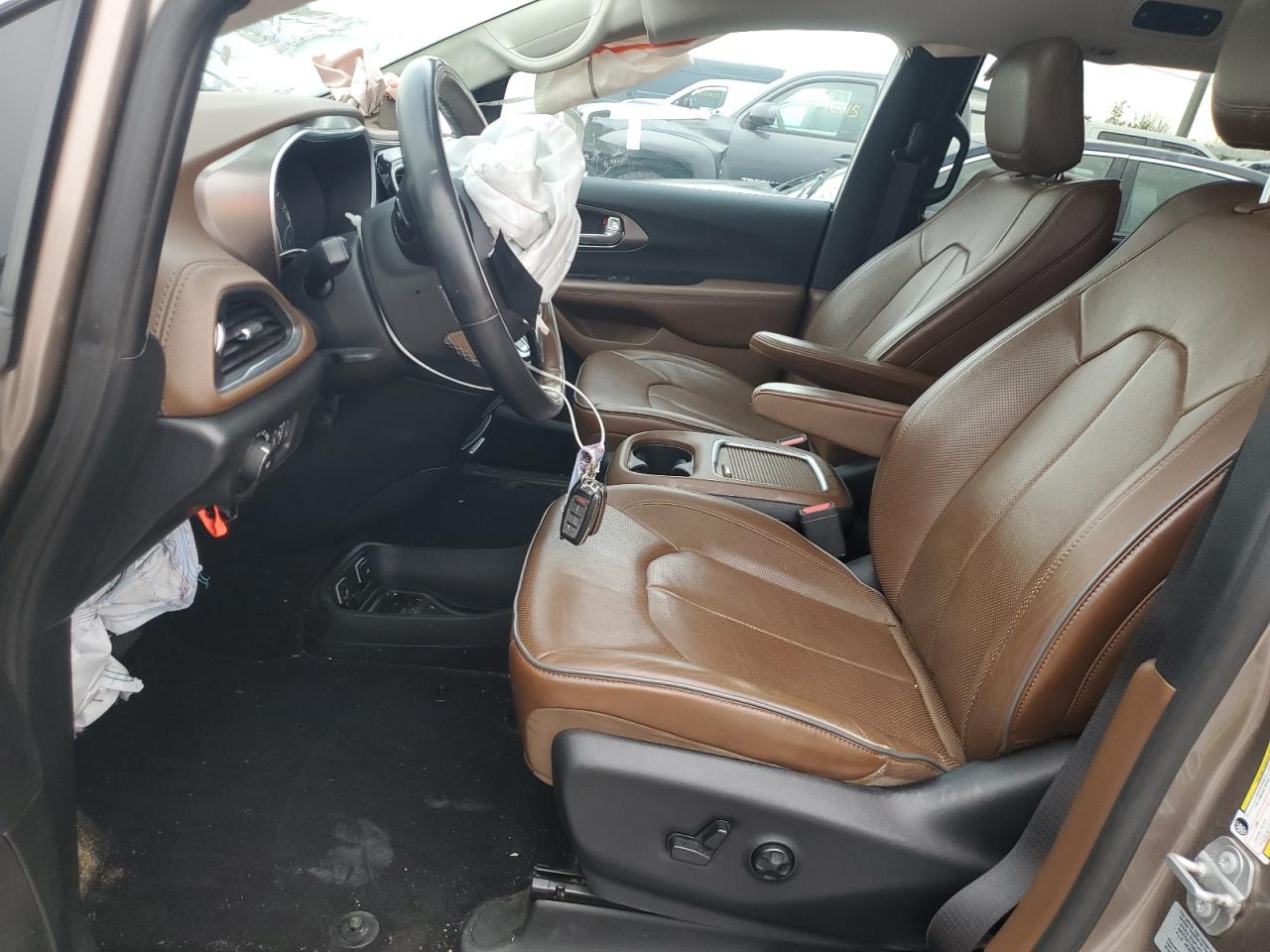 2017 Chrysler Pacifica Limited VIN: 2C4RC1GG5HR592603 Lot: 87089725