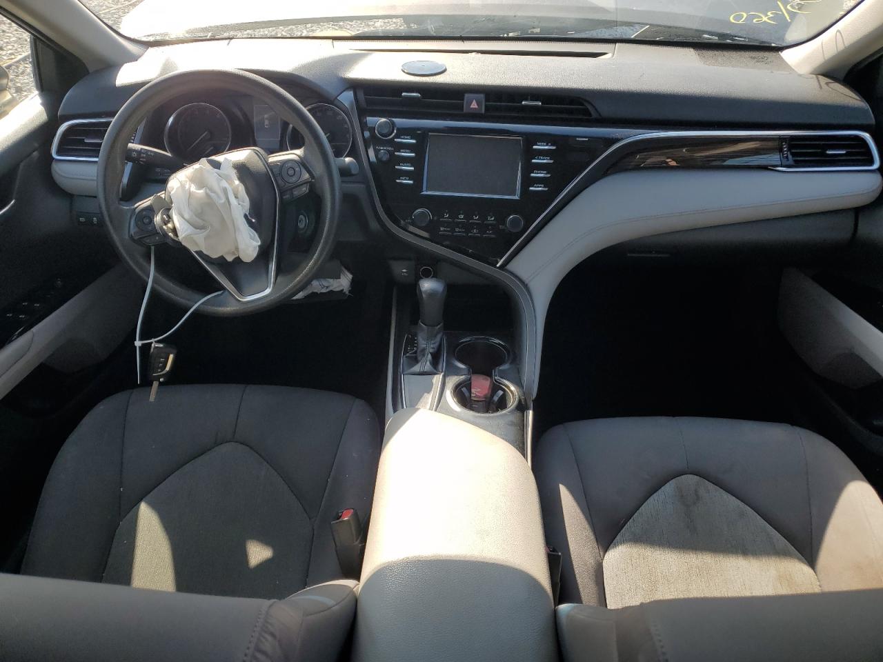 2018 Toyota Camry L VIN: 4T1B11HK3JU531765 Lot: 85648465