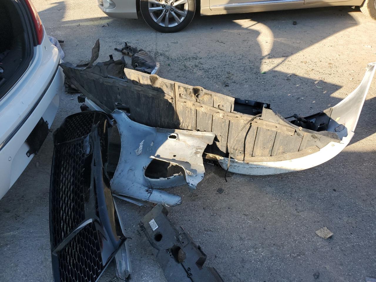 2015 Jaguar Xj VIN: SAJWA1CZ2F8V84842 Lot: 90904355