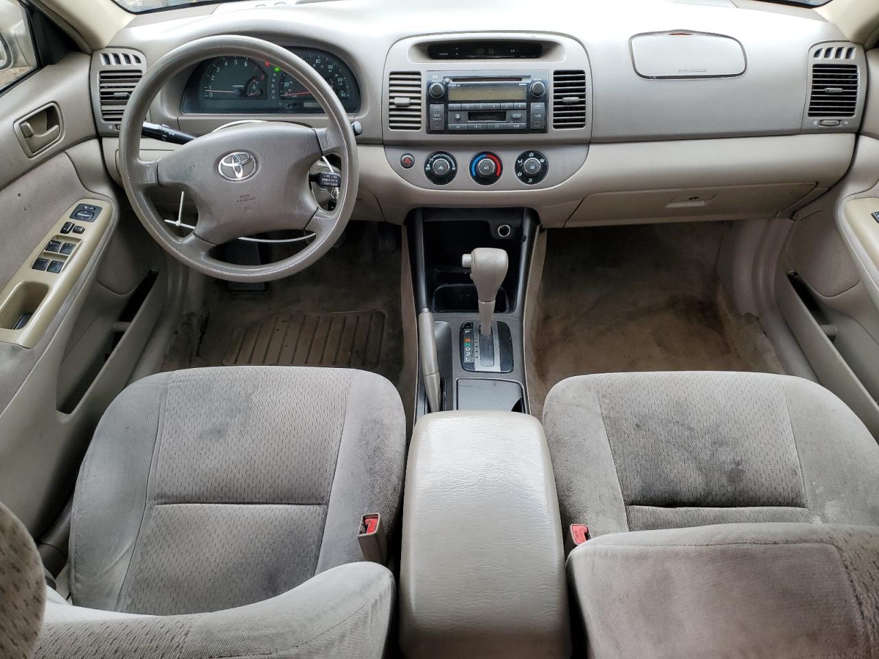 2003 Toyota Camry Le VIN: 4T1BE32K33U118272 Lot: 82317575