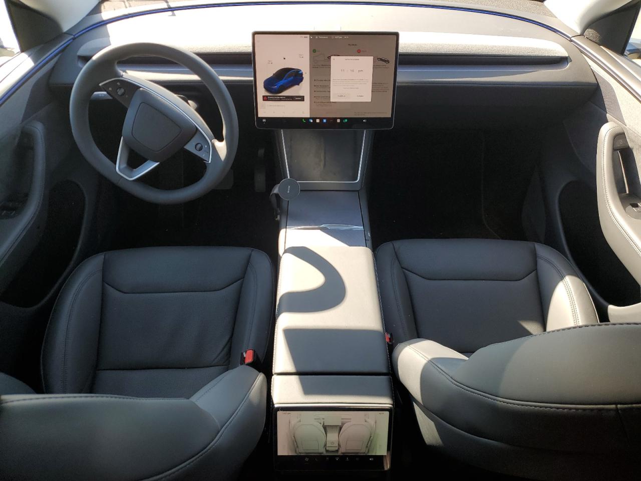 2026 Tesla Model Y VIN: 7SAYGDEE3TA440438 Lot: 81995875