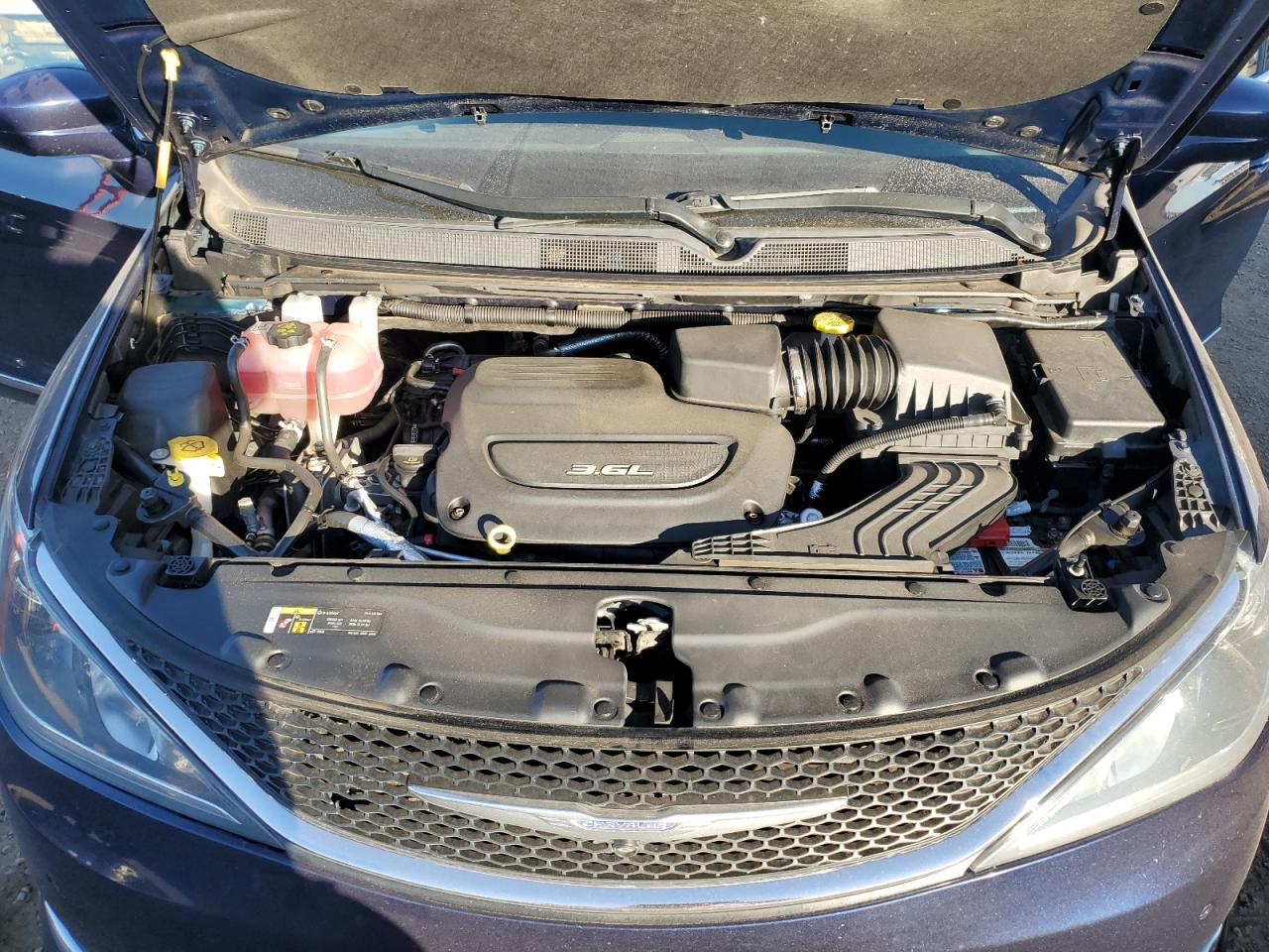 2018 Chrysler Pacifica Touring L VIN: 2C4RC1BG8JR107190 Lot: 82507735