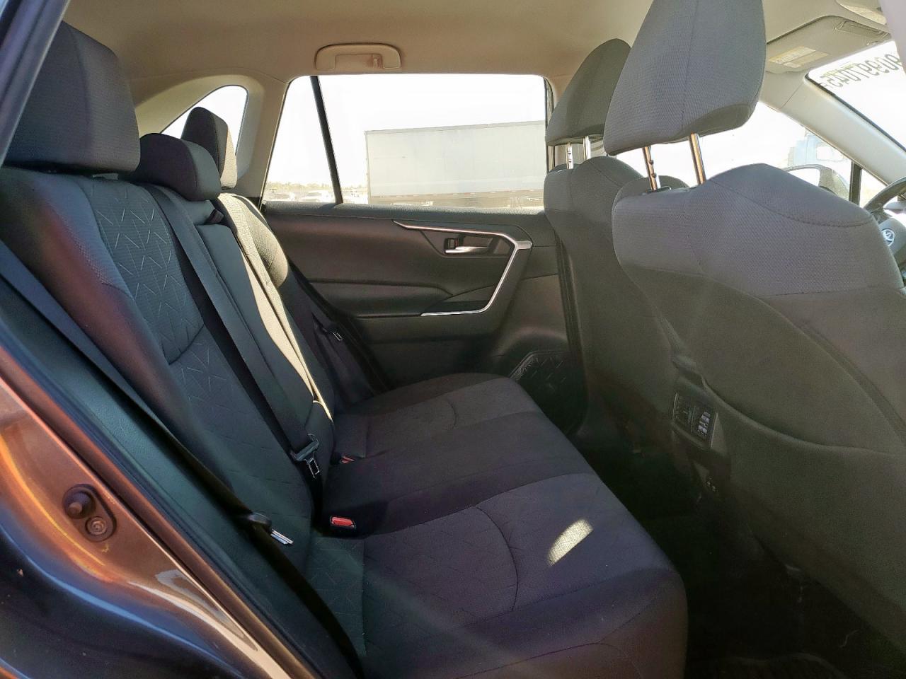 2020 Toyota Rav4 Xle VIN: 2T3W1RFV0LC045987 Lot: 90997045