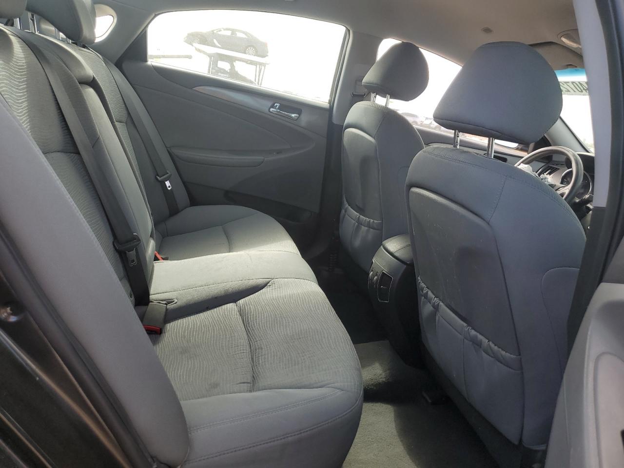 2013 Hyundai Sonata Hybrid VIN: KMHEC4A46DA077490 Lot: 84072565