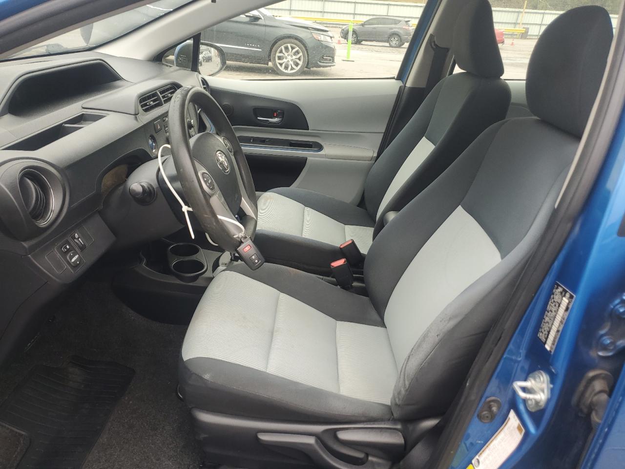 2013 Toyota Prius C VIN: JTDKDTB31D1052016 Lot: 82007865