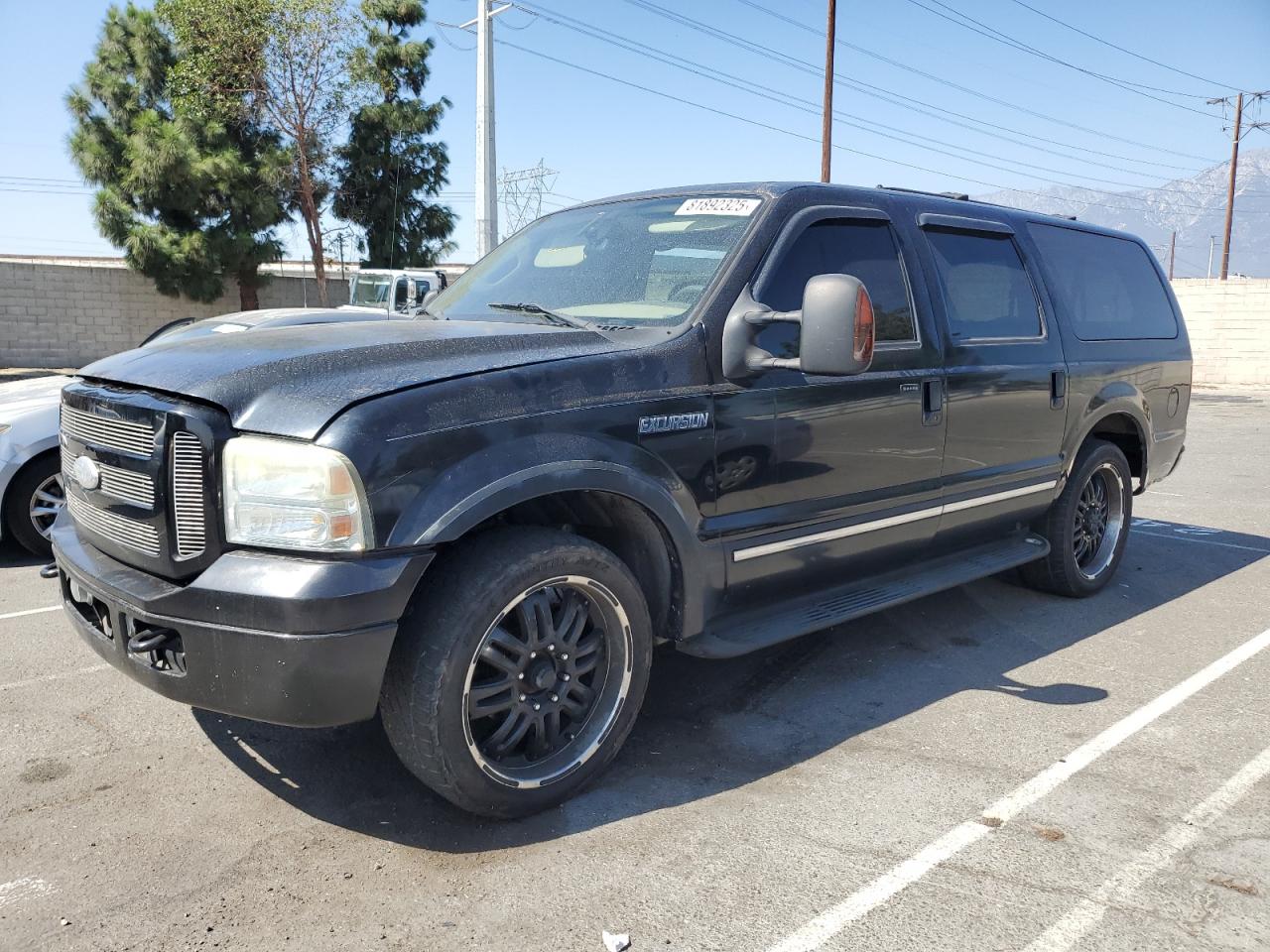 FORD EXCURSION 2005. Lot# 81892325. VIN 1FMNU42S55ED40038. Photo 1