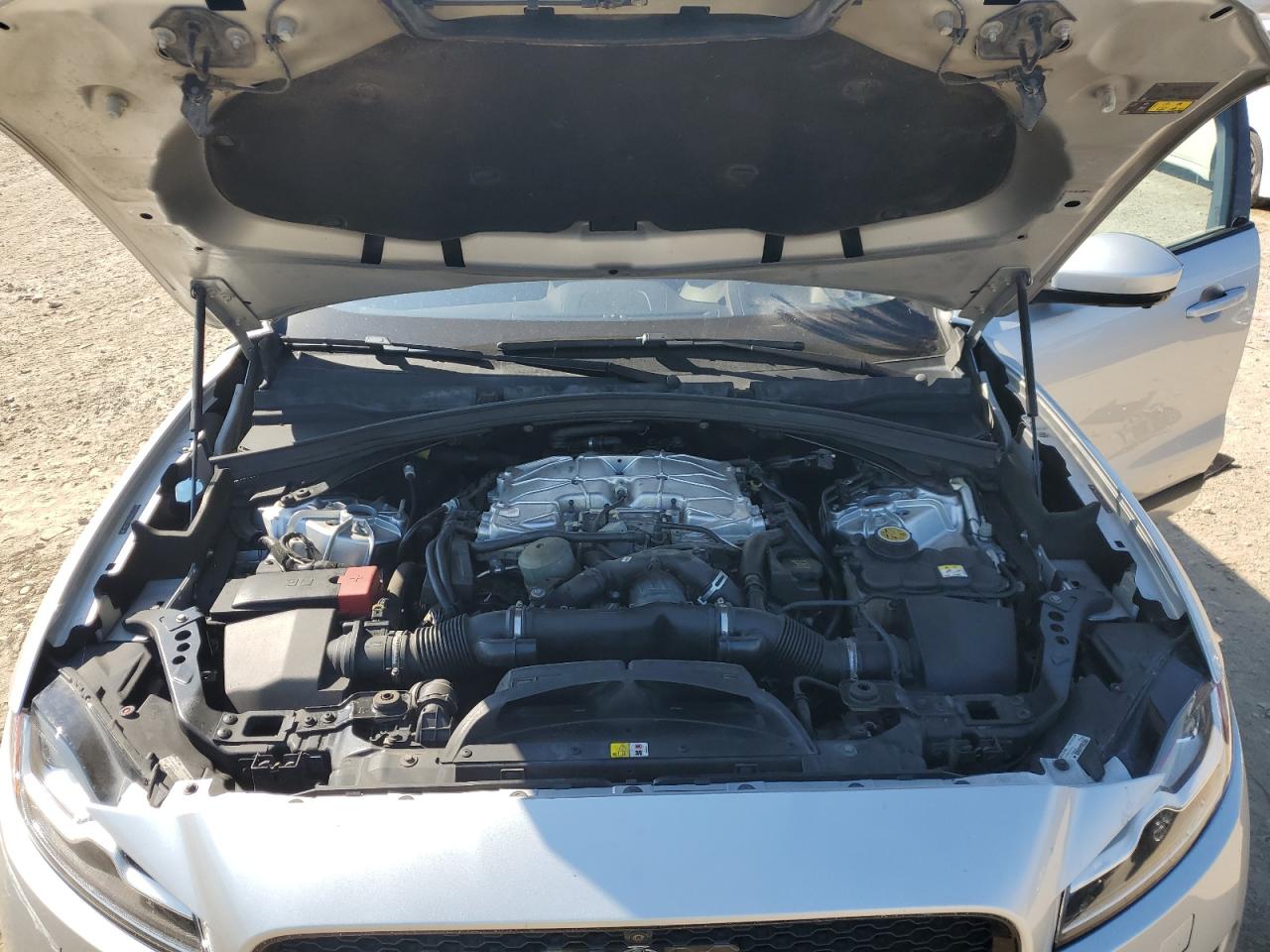 2017 Jaguar F-Pace R - Sport VIN: SADCL2BV8HA898625 Lot: 82188585