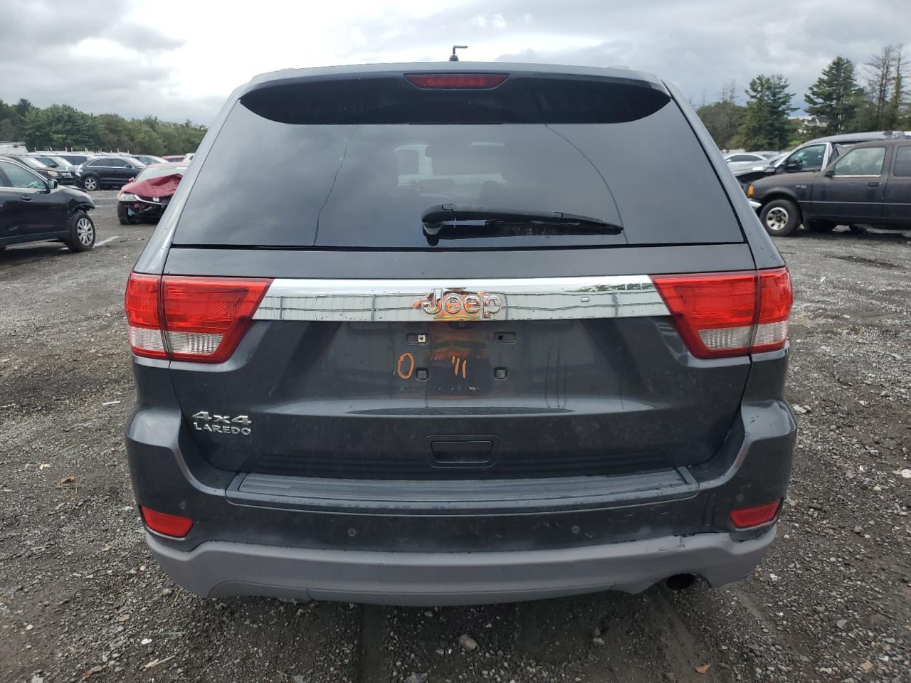 2011 Jeep Grand Cherokee Laredo VIN: 1J4RR4GG4BC673621 Lot: 85725665