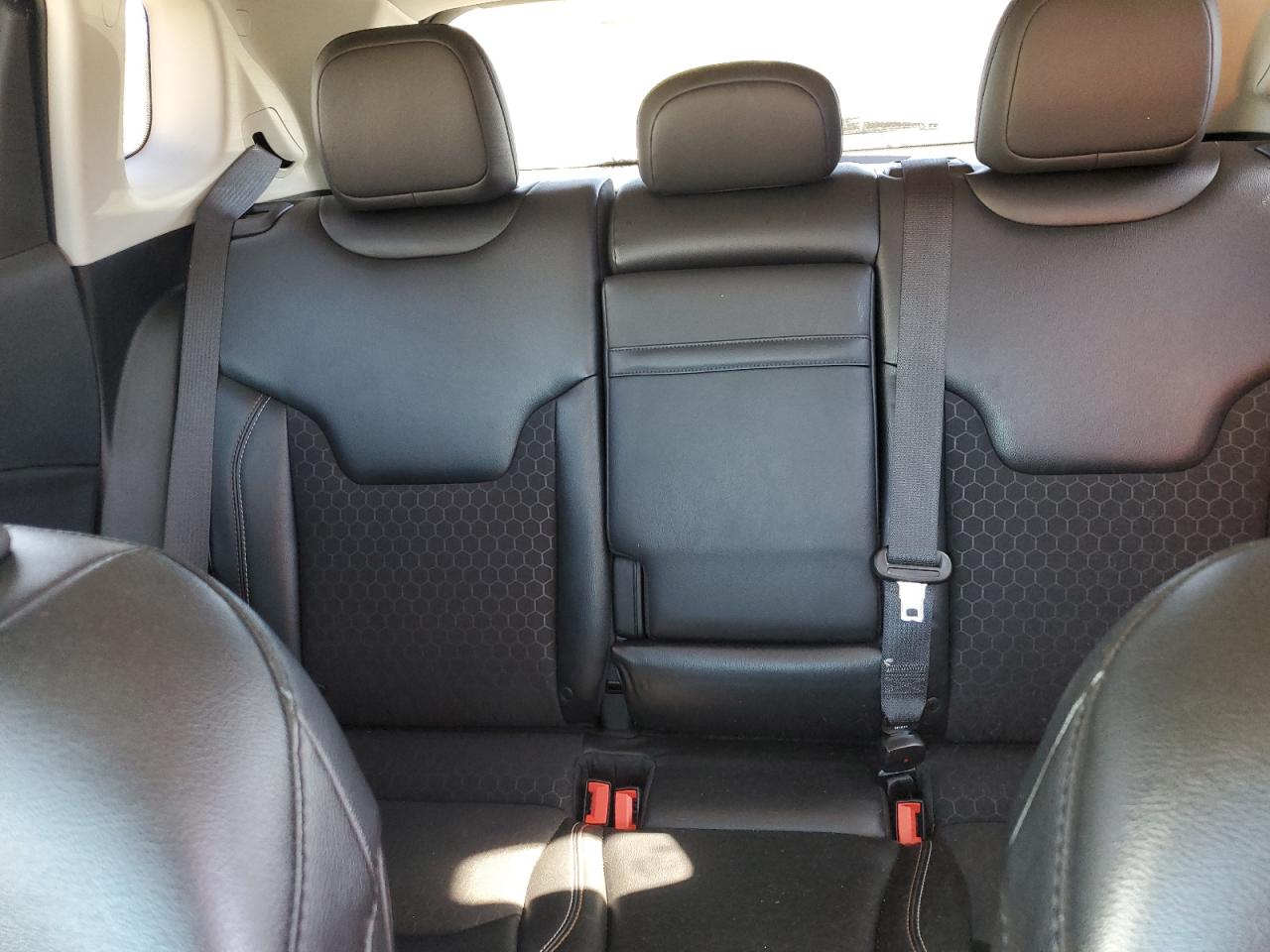 2018 Jeep Compass Latitude VIN: 3C4NJDBB6JT450779 Lot: 82527675