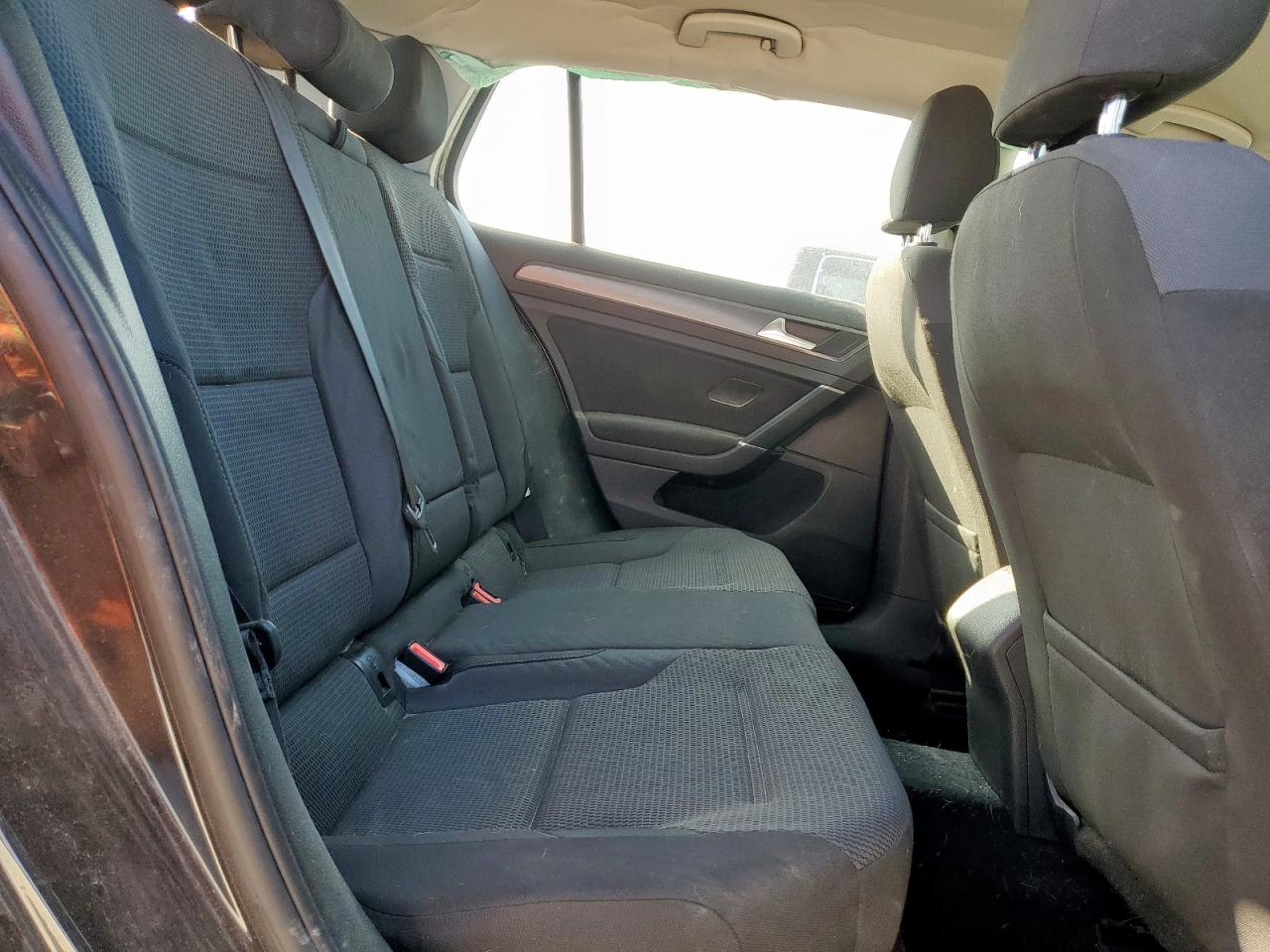 2018 Volkswagen Golf S VIN: 3VWG17AU7JM261692 Lot: 86057575