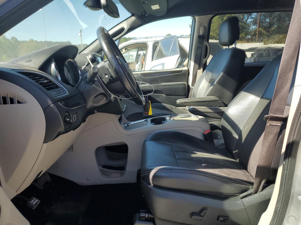 2019 Dodge Grand Caravan Sxt VIN: 2C4RDGCG2KR717781 Lot: 82656715